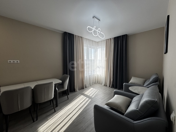 
  Продается 2-комн. квартира 56 м², в ЖК Азимут, дом 1. Фото 3.