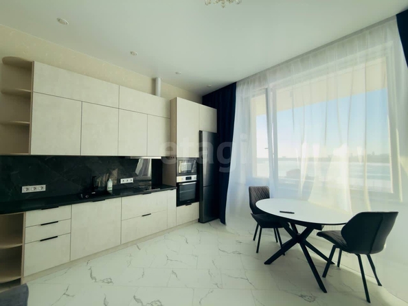
  Сдается 1-комн. квартира 56 м². Фото 1.