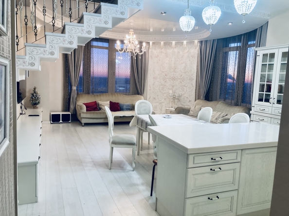 
  Продается 4-комн. квартира 194.9 м². Фото 3.
