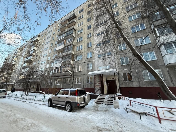 
  Продается 4-комн. квартира 69 м². Фото 1.
