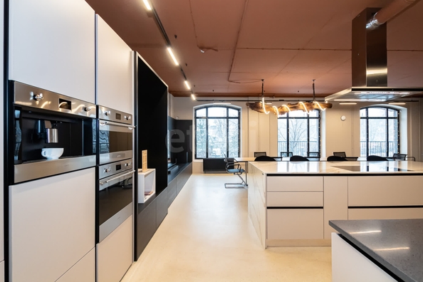 
  Продается универсальное помещение 352 м², в ЖК Чернышевский, б/с 1.1, 1.2. Фото 4.