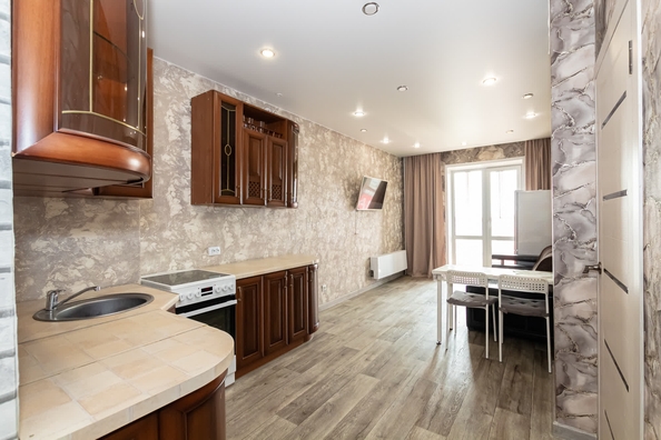 
  Продается 1-комн. квартира 44.3 м², в ЖК Радужный каскад, б/с 19. Фото 2.