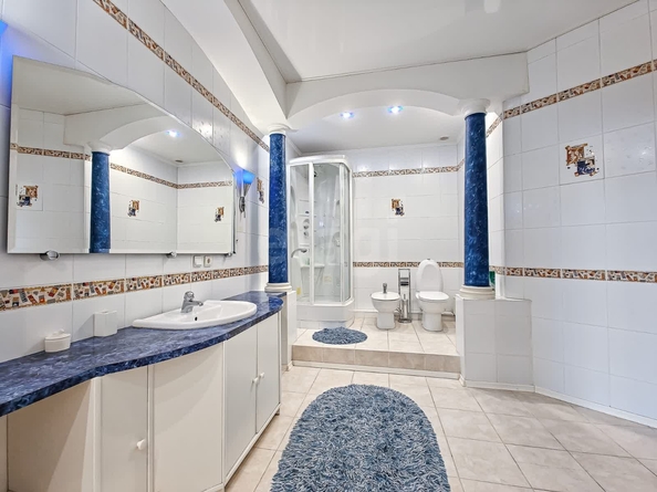 
  Сдается 3-комн. квартира 145 м². Фото 26.