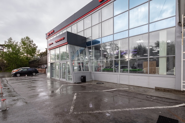
  Сдается торговая площадь 1180 м². Фото 2.