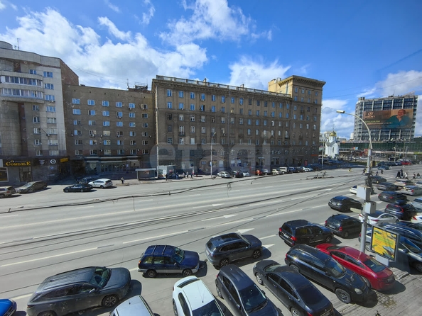 
  Сдается офис 378.3 м². Фото 1.