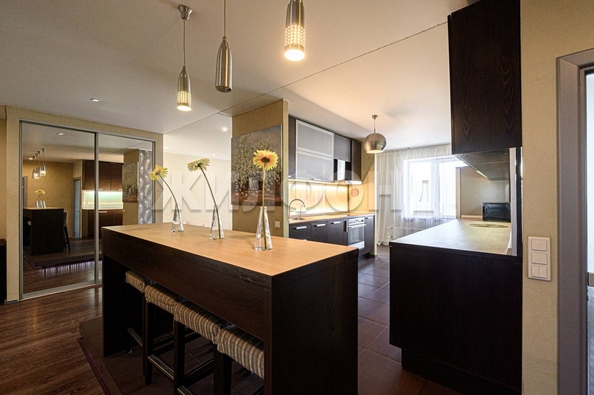 
  Продается 3-комн. квартира 111.6 м². Фото 1.