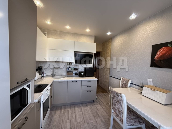 
  Продается 3-комн. квартира 62.4 м². Фото 1.