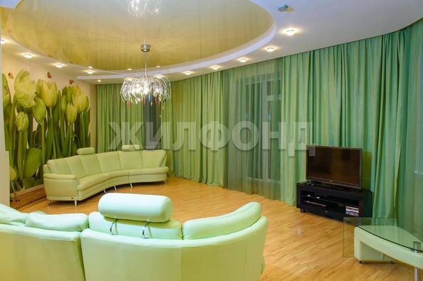 
  Продается 3-комн. квартира 127.4 м². Фото 1.