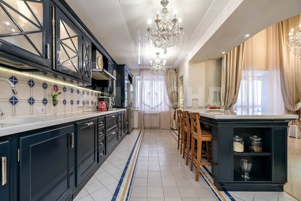 
  Продается 4-комн. квартира 179.8 м². Фото 4.