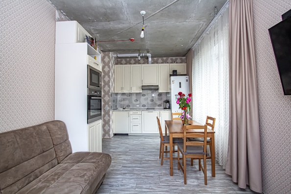
  Продается 4-комн. квартира 69 м², в ЖК Золотая нива, дом 2. Фото 1.