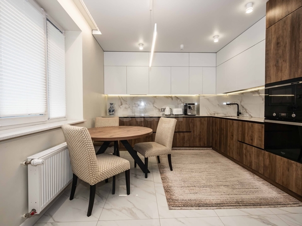 
  Продается 4-комн. квартира 98 м², в ЖК Лев Толстой, дом 1. Фото 4.