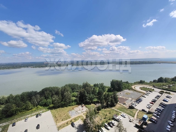 
  Продается 2-комн. квартира 40.5 м², в ЖК Тихий берег, дом 3. Фото 8.