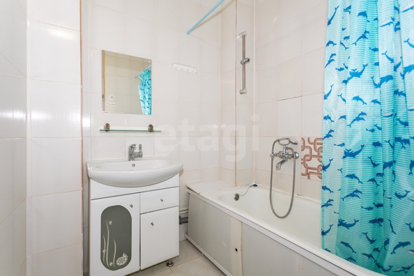 
  Продается 2-комн. квартира 44 м², в ЖК Радужный каскад, б/с 19. Фото 1.