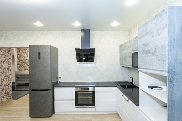
  Продается 3-комн. квартира 72.8 м², в ЖК На Серафимовича, дом 1. Фото 23.