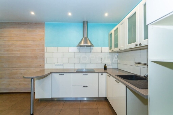 
  Продается 4-комн. квартира 112.2 м². Фото 1.