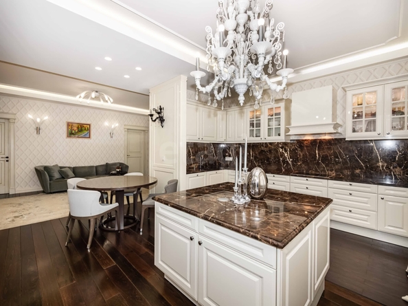 
  Продается 4-комн. квартира 184 м². Фото 2.