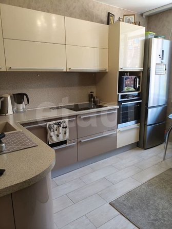 
  Продается 1-комн. квартира 38 м², в ЖК Радужный каскад, б/с 19. Фото 2.