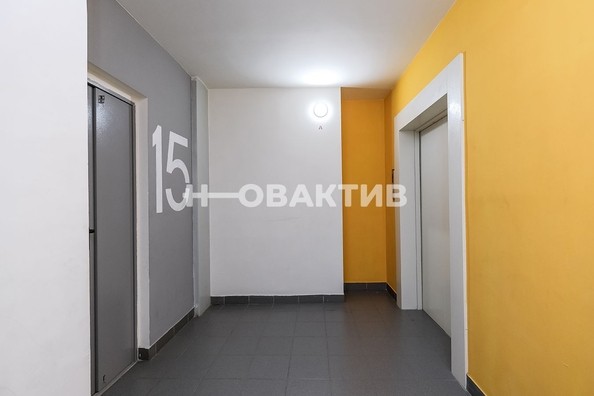 
   Продам 2-комнатную, 55 м², Александра Чистякова ул, 18

. Фото 20.