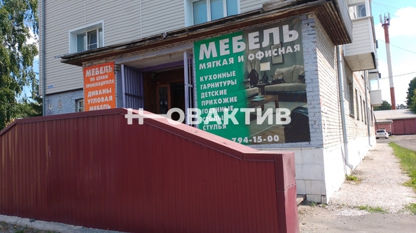 
   Продам торговое помещение, 459 м², Комсомольская ул, 4

. Фото 2.