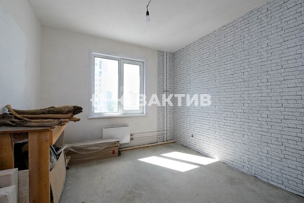 
   Продам 2-комнатную, 35 м², Александра Чистякова ул, 18

. Фото 13.