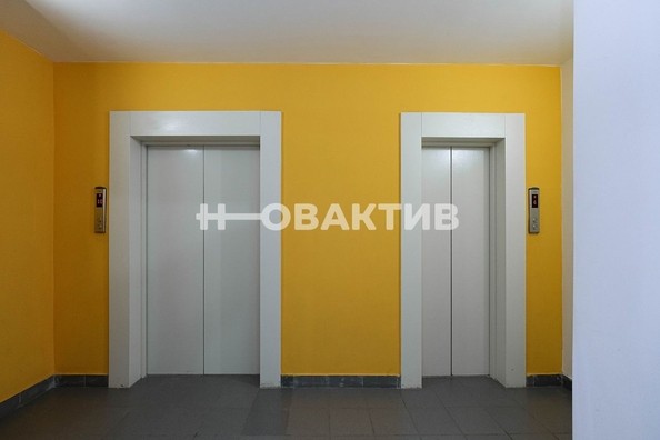 
   Продам 2-комнатную, 35 м², Александра Чистякова ул, 18

. Фото 18.