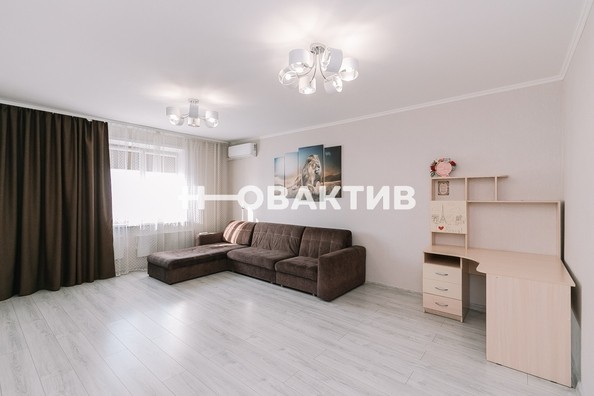 
   Продам 2-комнатную, 75.5 м², В. Высоцкого ул, 62

. Фото 1.