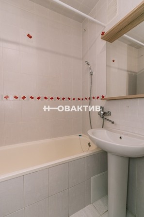 
   Продам 2-комнатную, 75.5 м², В. Высоцкого ул, 62

. Фото 15.