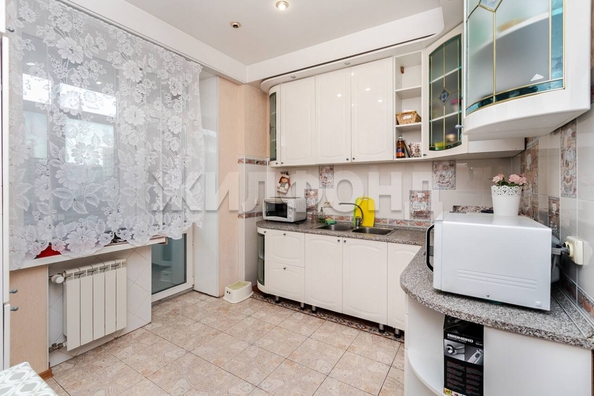 
   Продам 1-комнатную, 39.3 м², 2-й (4 мкр.) кв-л, 216

. Фото 4.