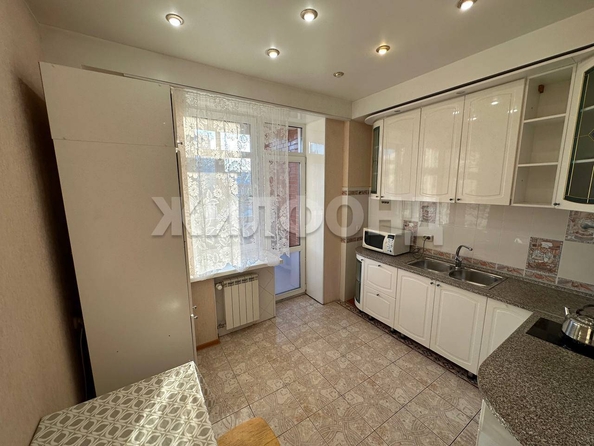 
  Продается 1-комн. квартира, 39.3 м², 2-й (4 мкр.) кв-л, д. 216
. Фото 2.