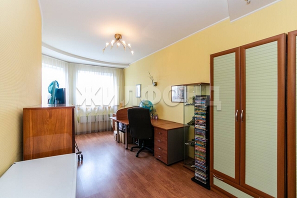 
   Продам 4-комнатную, 167 м², Краснообск, 219

. Фото 7.