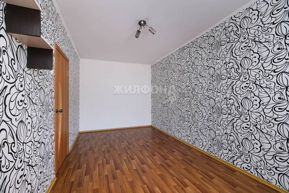 
   Продам 1-комнатную, 42.5 м², В. Высоцкого ул, 40/2

. Фото 1.