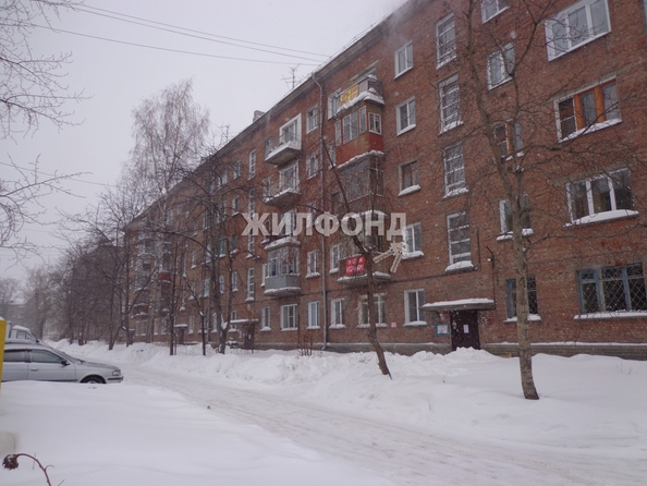 
   Продам 2-комнатную, 40.8 м², Серафимовича ул, 1/1

. Фото 3.