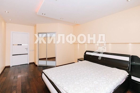 
   Продам 3-комнатную, 104.7 м², Богдана Хмельницкого ул, 33/1

. Фото 8.