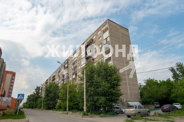 
   Продам 4-комнатную, 69.4 м², Ленинградская ул, 273

. Фото 2.