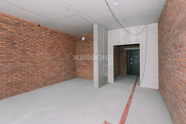 
   Продам 1-комнатную, 37 м², Красный пр-кт, 104

. Фото 3.