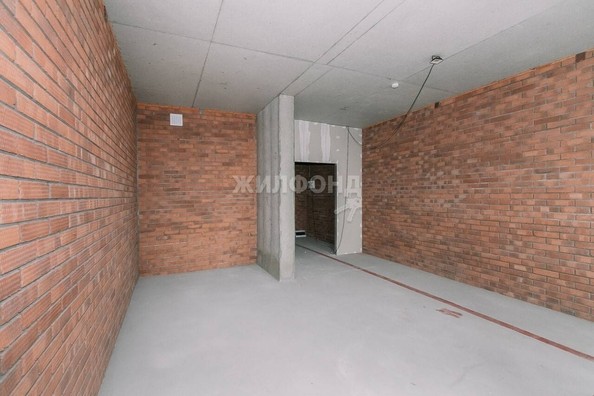 
   Продам 1-комнатную, 37 м², Красный пр-кт, 104

. Фото 5.