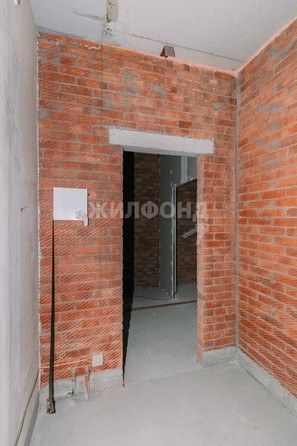 
   Продам 1-комнатную, 37 м², Красный пр-кт, 104

. Фото 10.