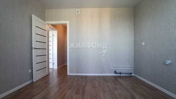 
   Продам 1-комнатную, 36.4 м², Ивана Севастьянова ул, 10

. Фото 3.