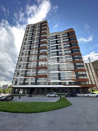 
   Продам 1-комнатную, 40.7 м², Прибрежная  ул, 6

. Фото 2.