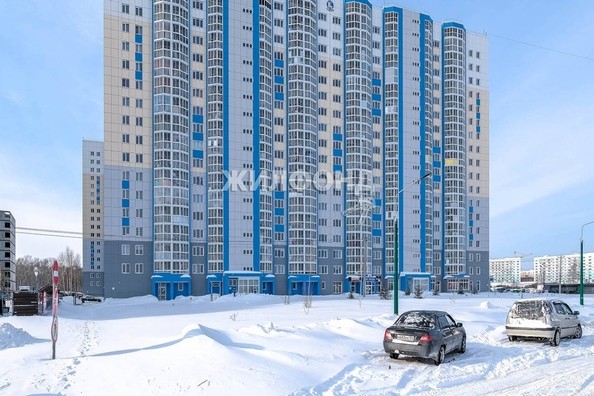 
   Продам 2-комнатную, 56.9 м², Александра Чистякова ул, 18

. Фото 21.