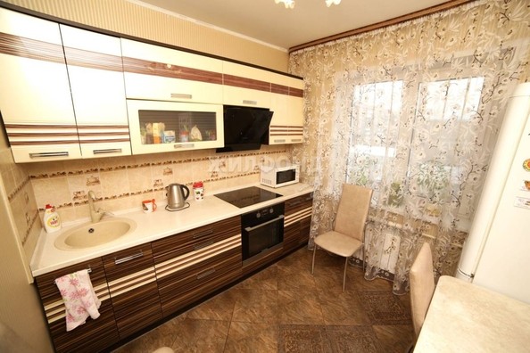 
   Продам 2-комнатную, 53.7 м², Киевская ул, 2

. Фото 10.