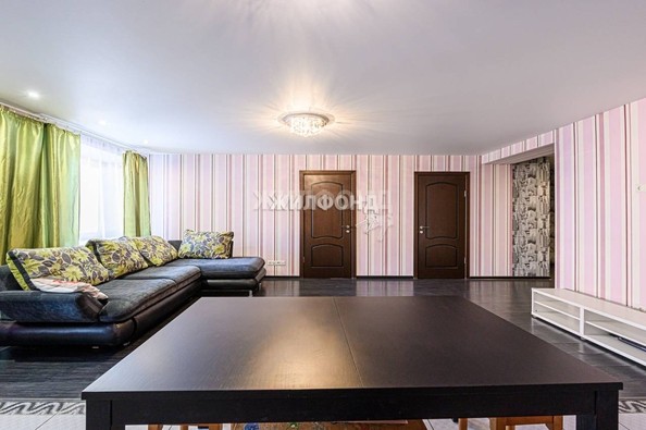
   Продам 2-комнатную, 77.9 м², Ключ-Камышенское Плато ул, 12

. Фото 6.