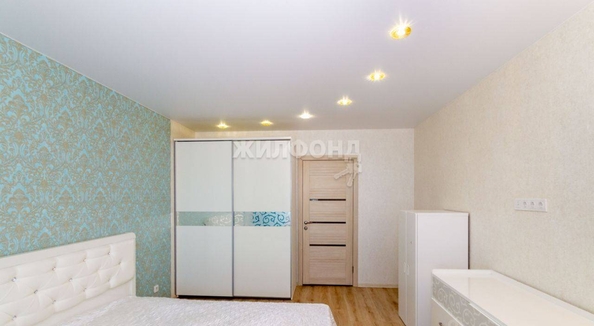 
   Продам 3-комнатную, 69.6 м², Ясный Берег ул, 10

. Фото 8.