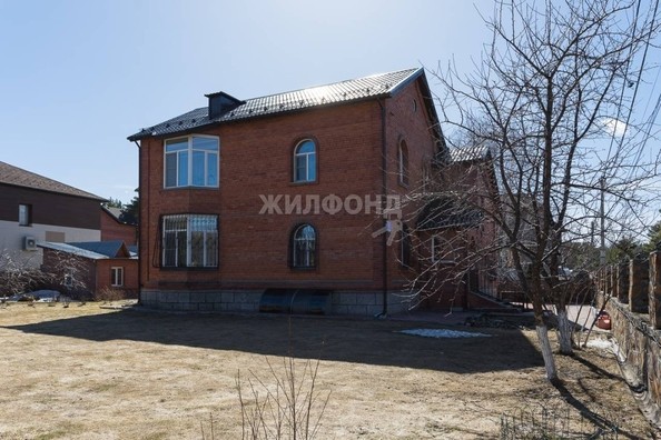 
   Продам дом, 357 м², Новосибирск

. Фото 2.