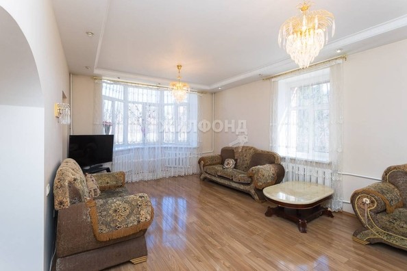 
   Продам дом, 357 м², Новосибирск

. Фото 11.