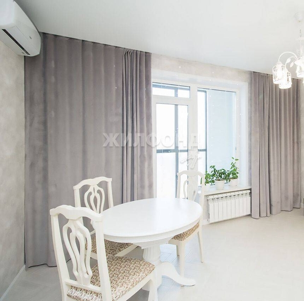 
   Продам 3-комнатную, 70.2 м², Сухарная ул, 109

. Фото 2.