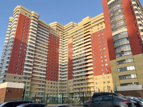 
   Продам 1-комнатную, 38 м², Сухарная ул, 96/3

. Фото 2.