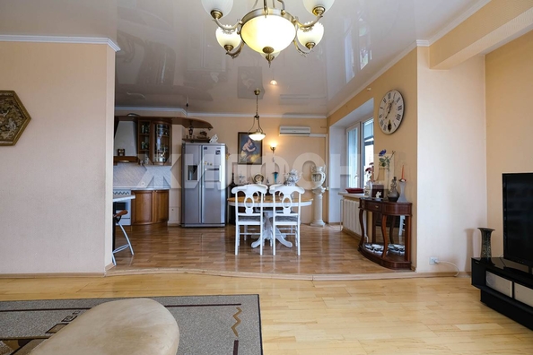 
   Продам 3-комнатную, 117.2 м², Октябрьская ул, 81

. Фото 10.