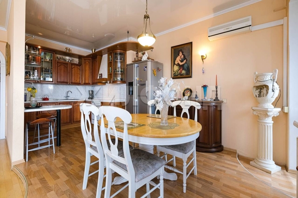 
  Продается 3-комн. квартира, 117.2 м², Октябрьская ул, д. 81
. Фото 14.