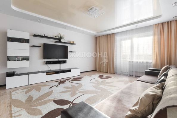 
   Продам 3-комнатную, 108.8 м², Стартовая ул, 1

. Фото 2.